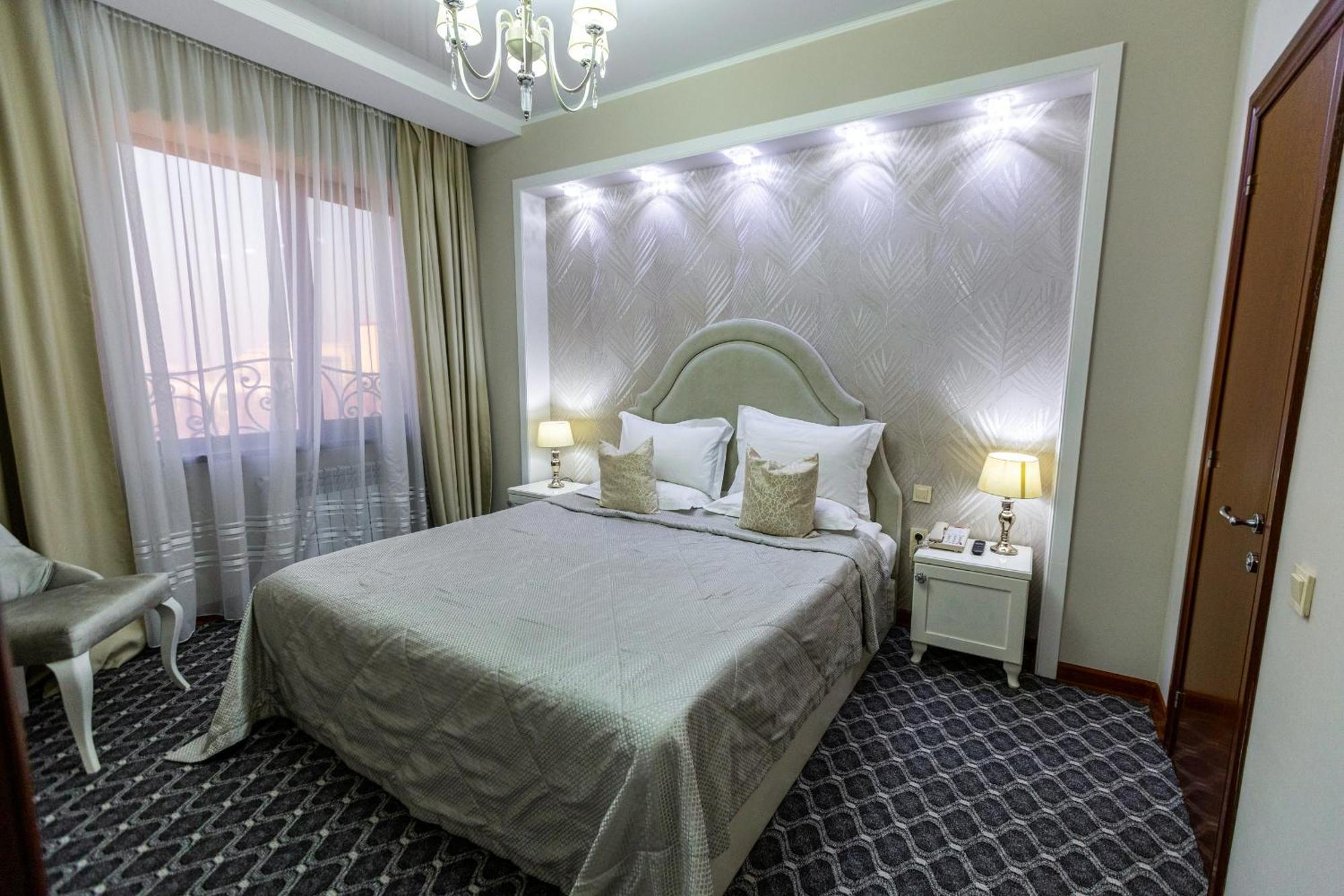 Plaza Hotel Almaty Exteriér fotografie