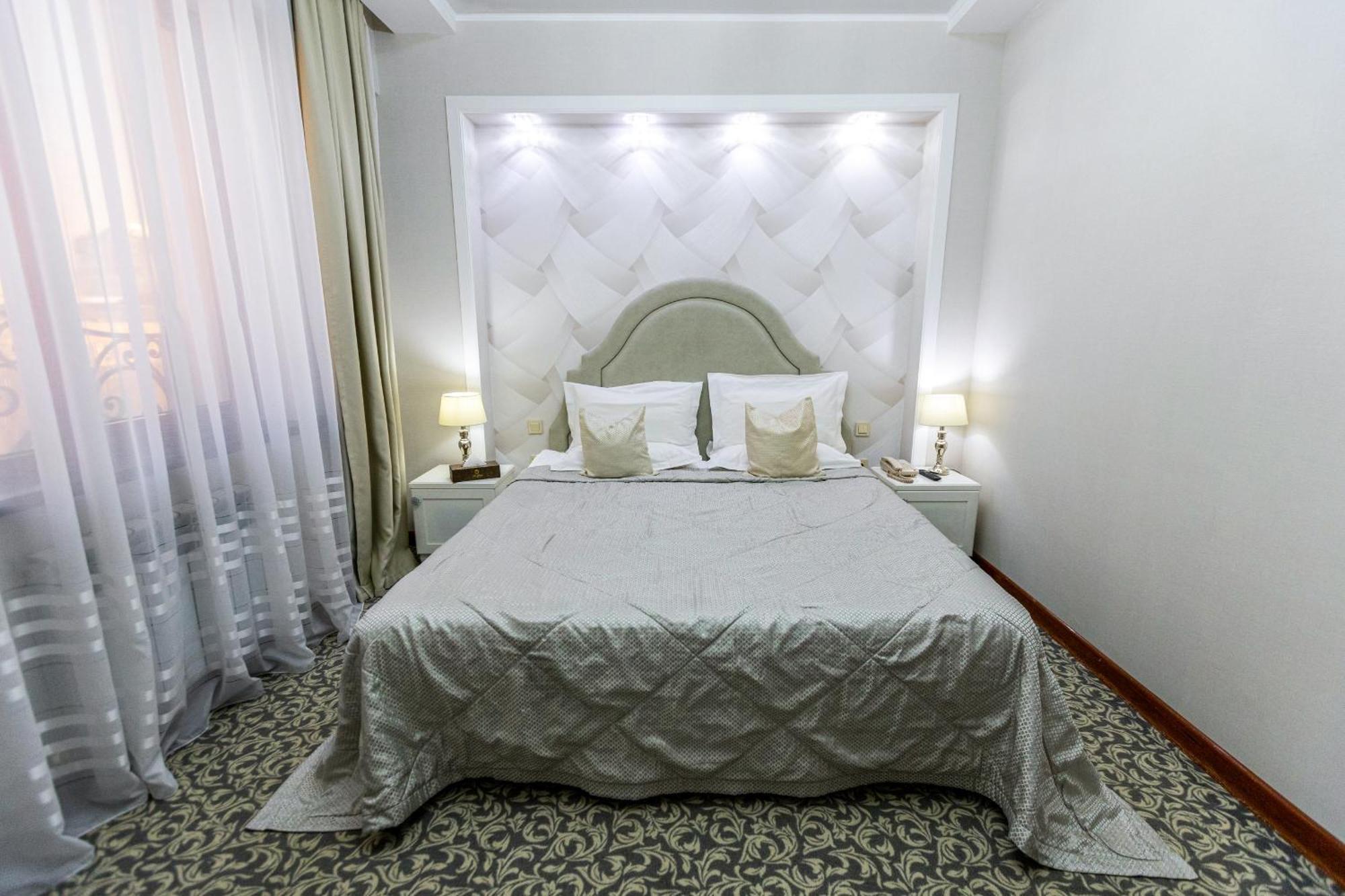Plaza Hotel Almaty Pokoj fotografie