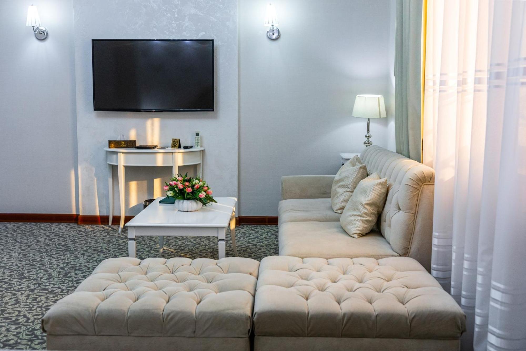 Plaza Hotel Almaty Pokoj fotografie