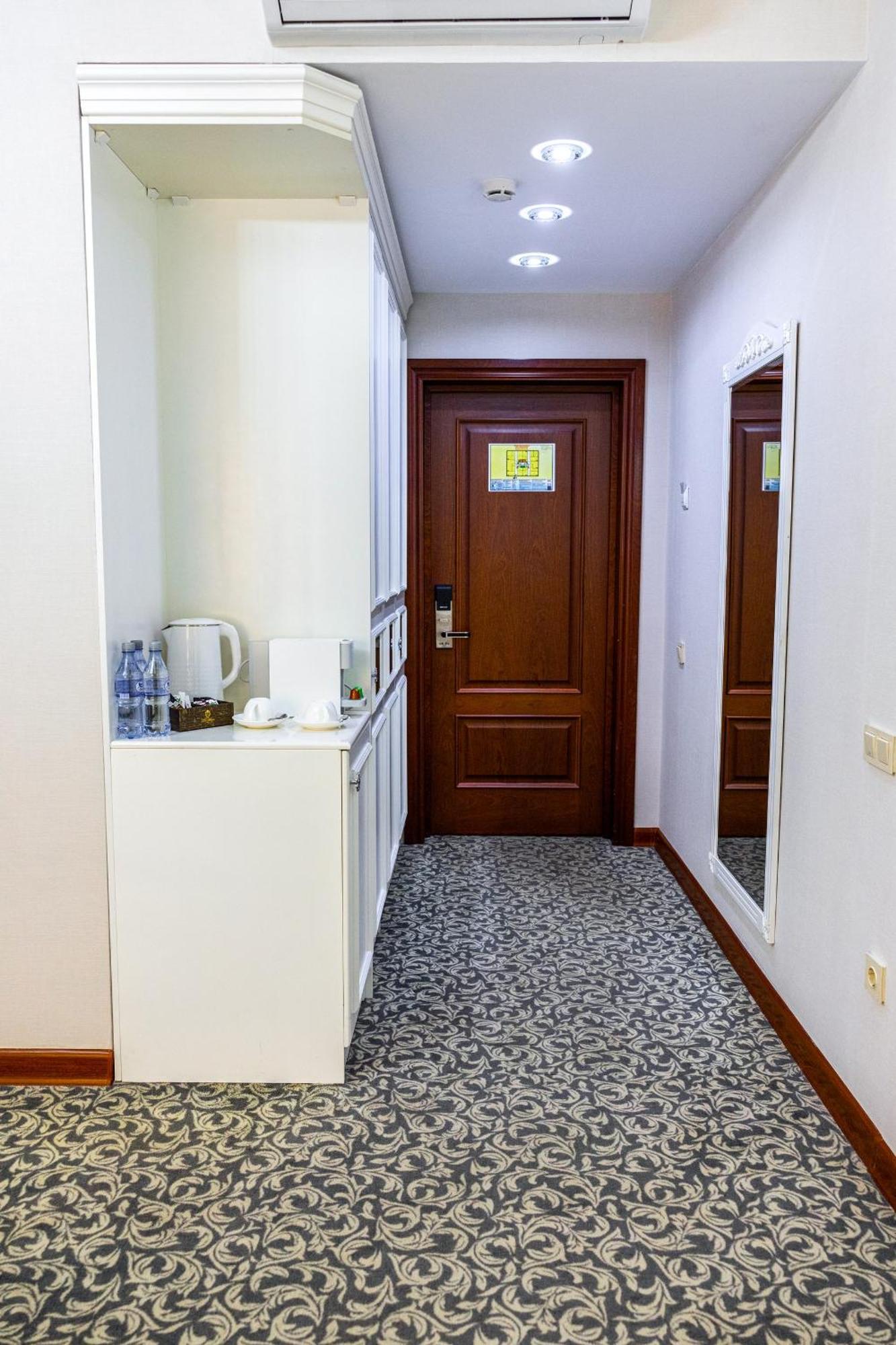 Plaza Hotel Almaty Pokoj fotografie