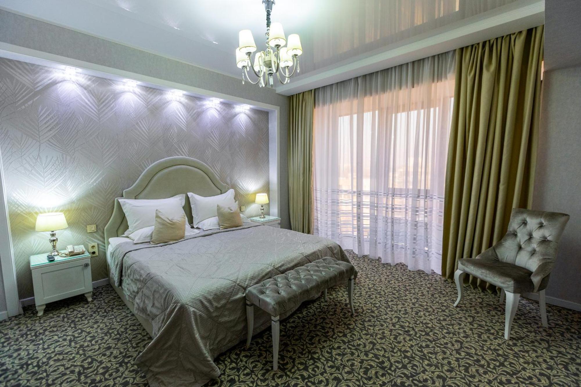 Plaza Hotel Almaty Pokoj fotografie
