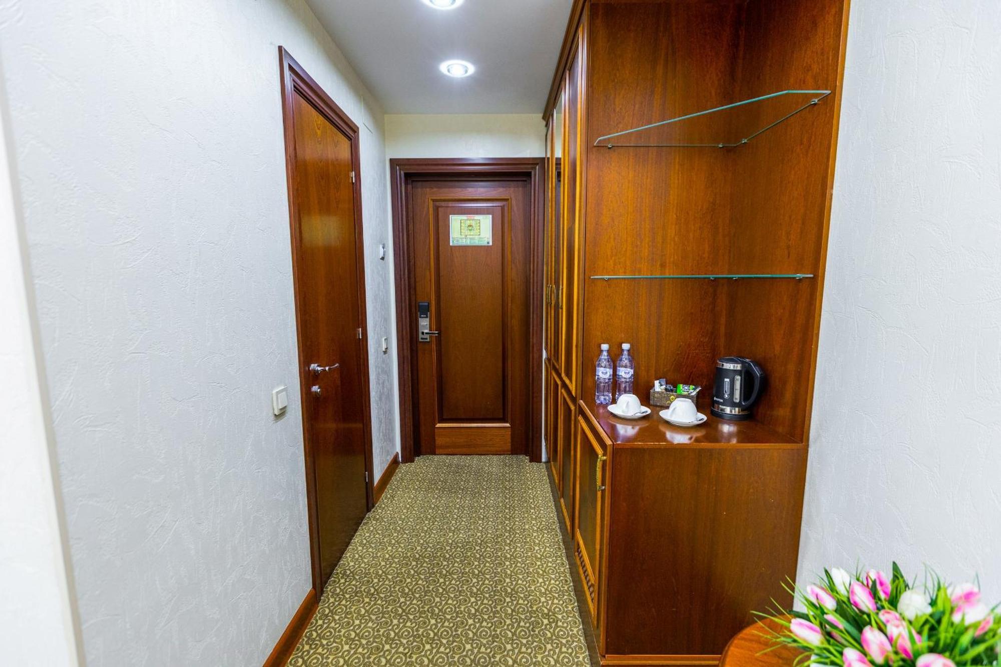 Plaza Hotel Almaty Pokoj fotografie