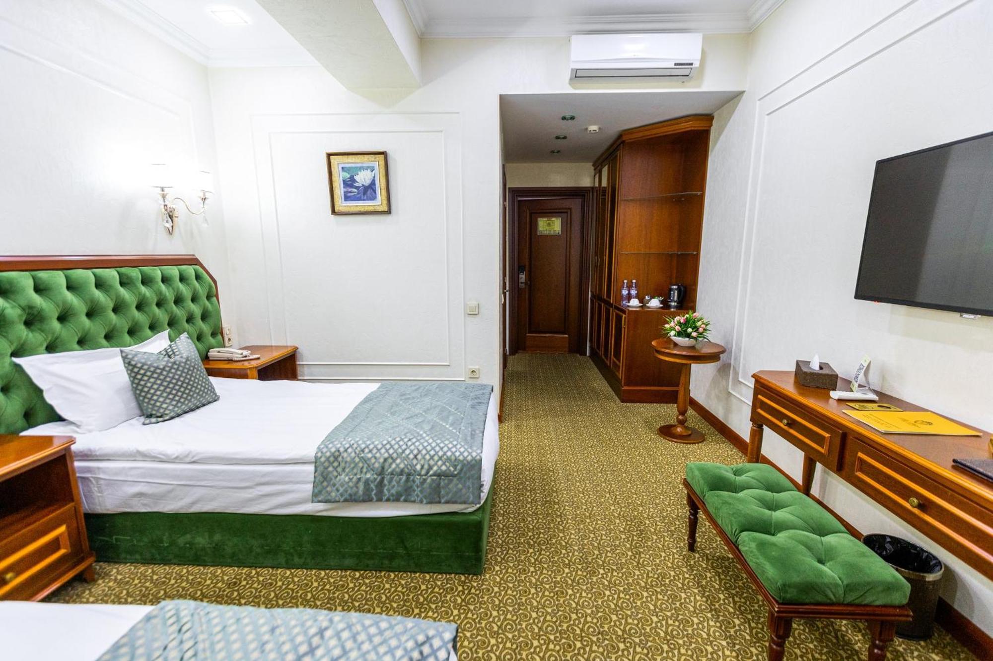 Plaza Hotel Almaty Pokoj fotografie