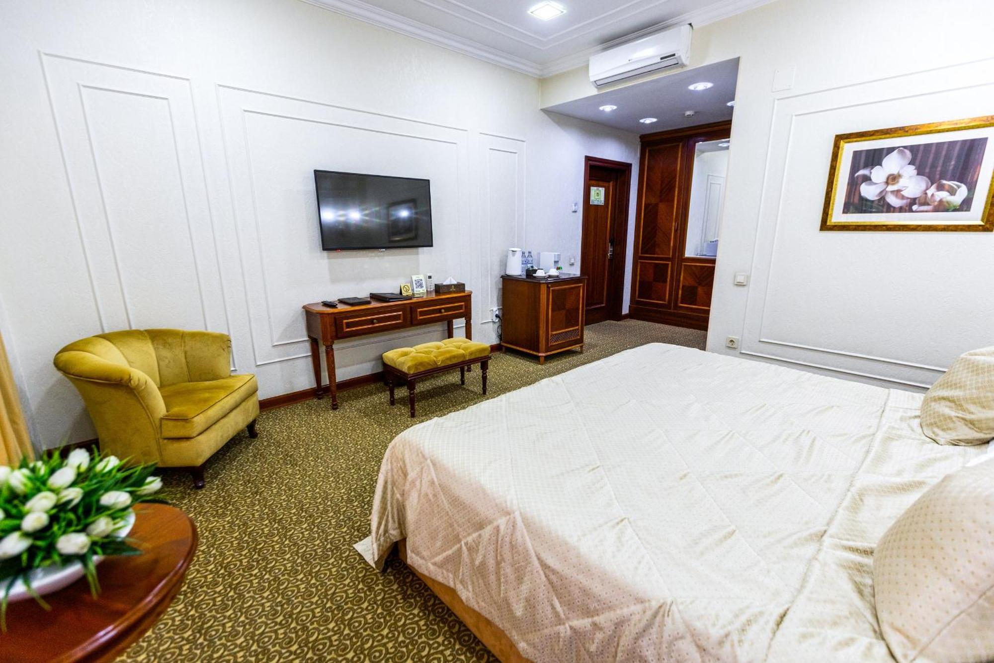 Plaza Hotel Almaty Pokoj fotografie